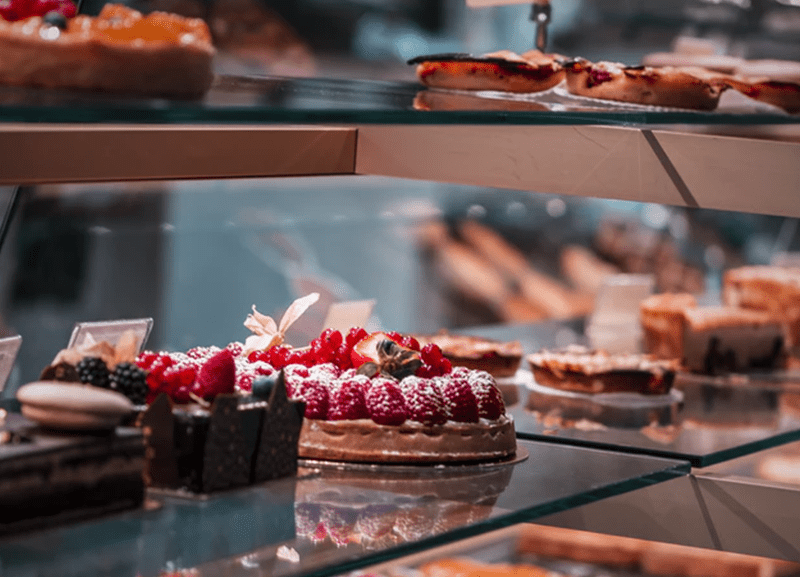 知名連鎖蛋糕店位於熱鬧地點，成交者只要付50萬